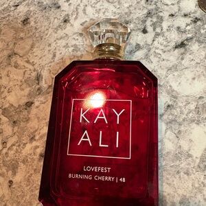 Kayali Lovefest Burning Cherry 100 ml